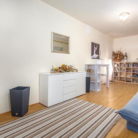 Nice Apartment In Stara Baska 1 With Wifi ภายนอก รูปภาพ